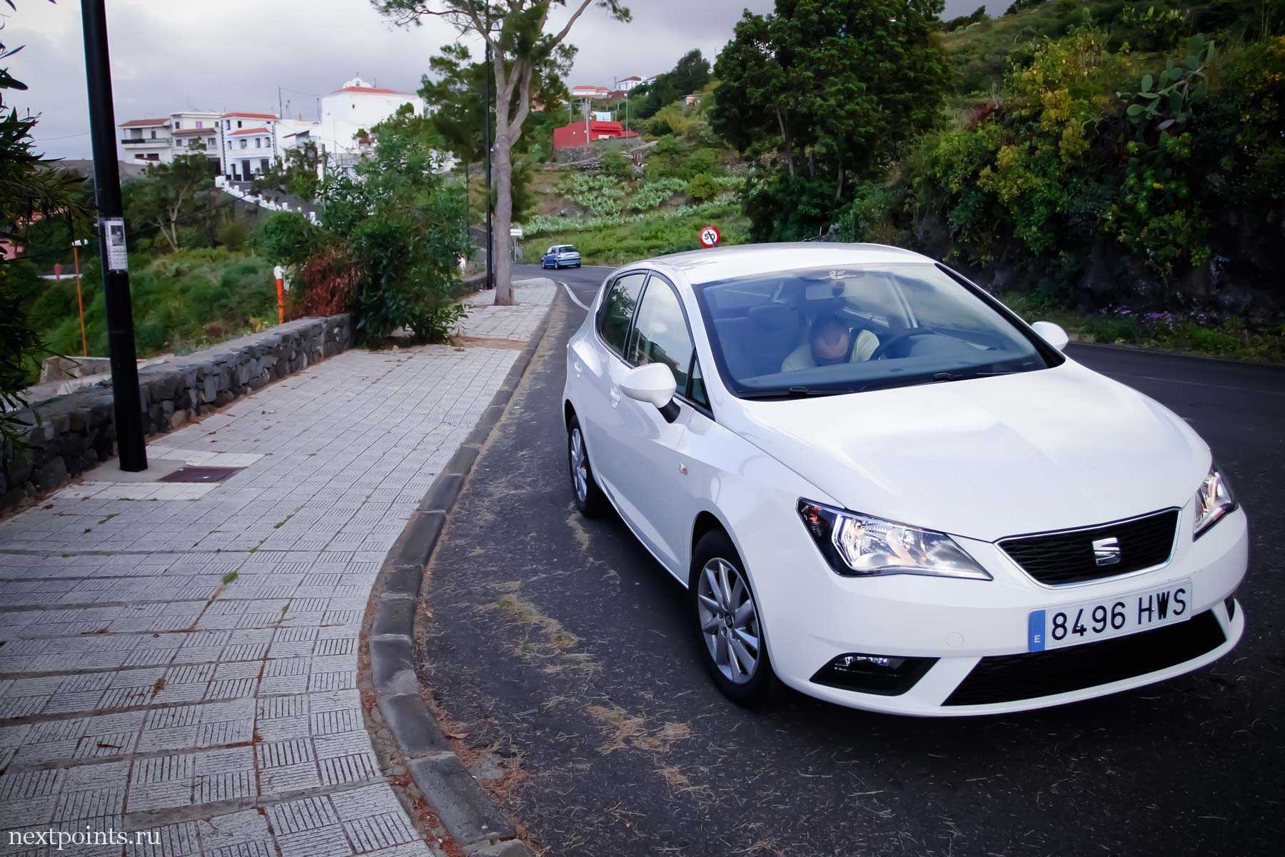 Seat Ibiza в одном из городков Тенерифе