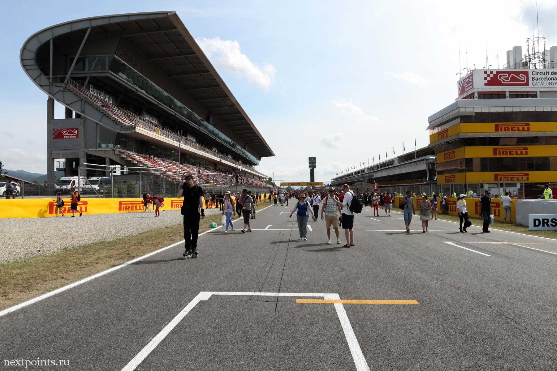 Формула 1 - Circuit de Barcelona-Catalunya, главная трибуна