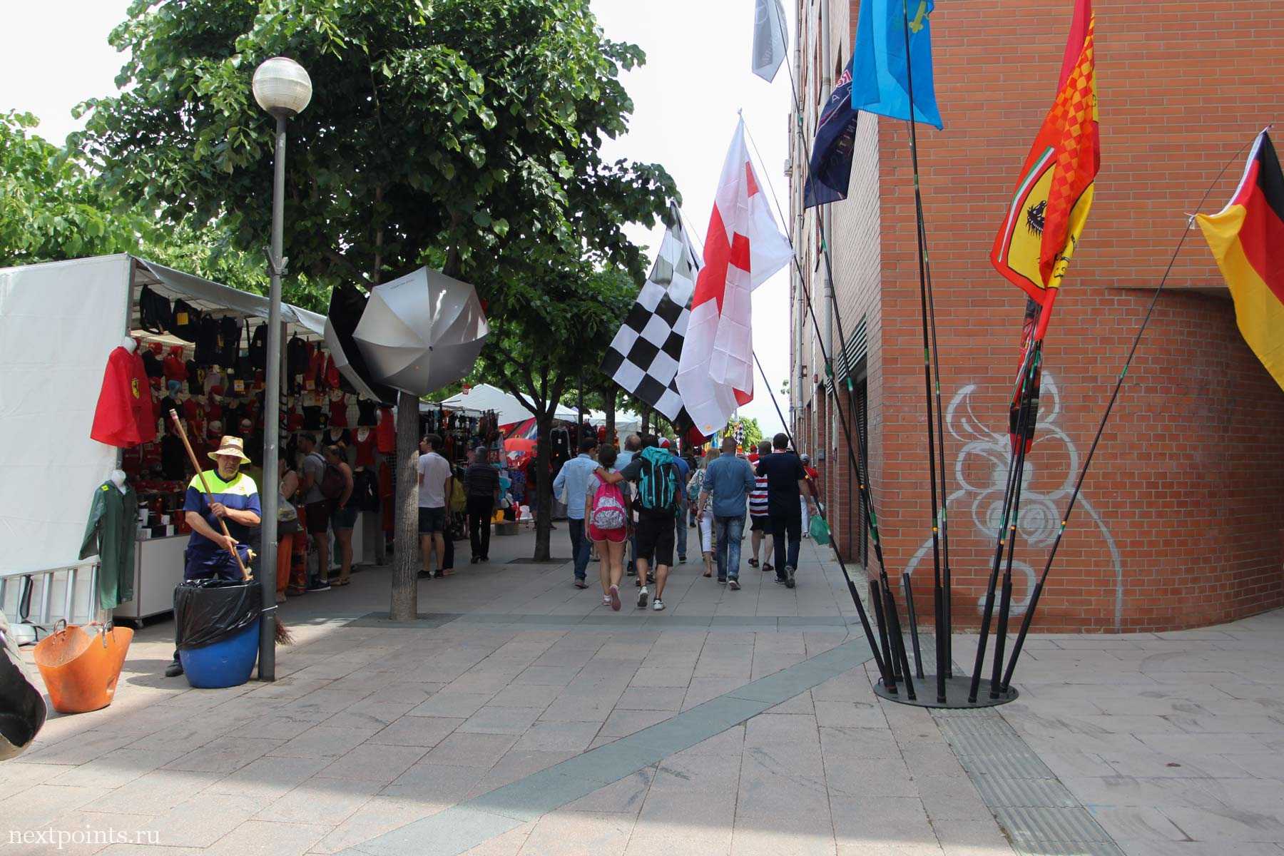 Городок Монмело (Montmelo) в дни Формулы 1 в Испании