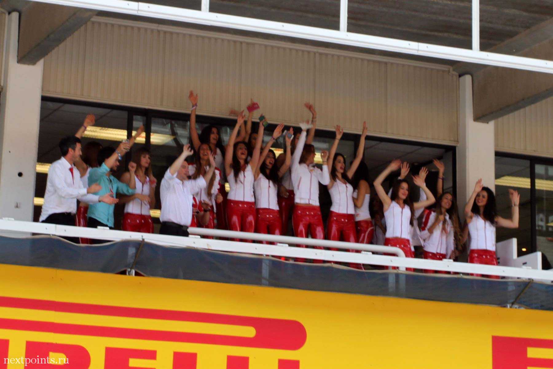 Spain girls в красных штанишках