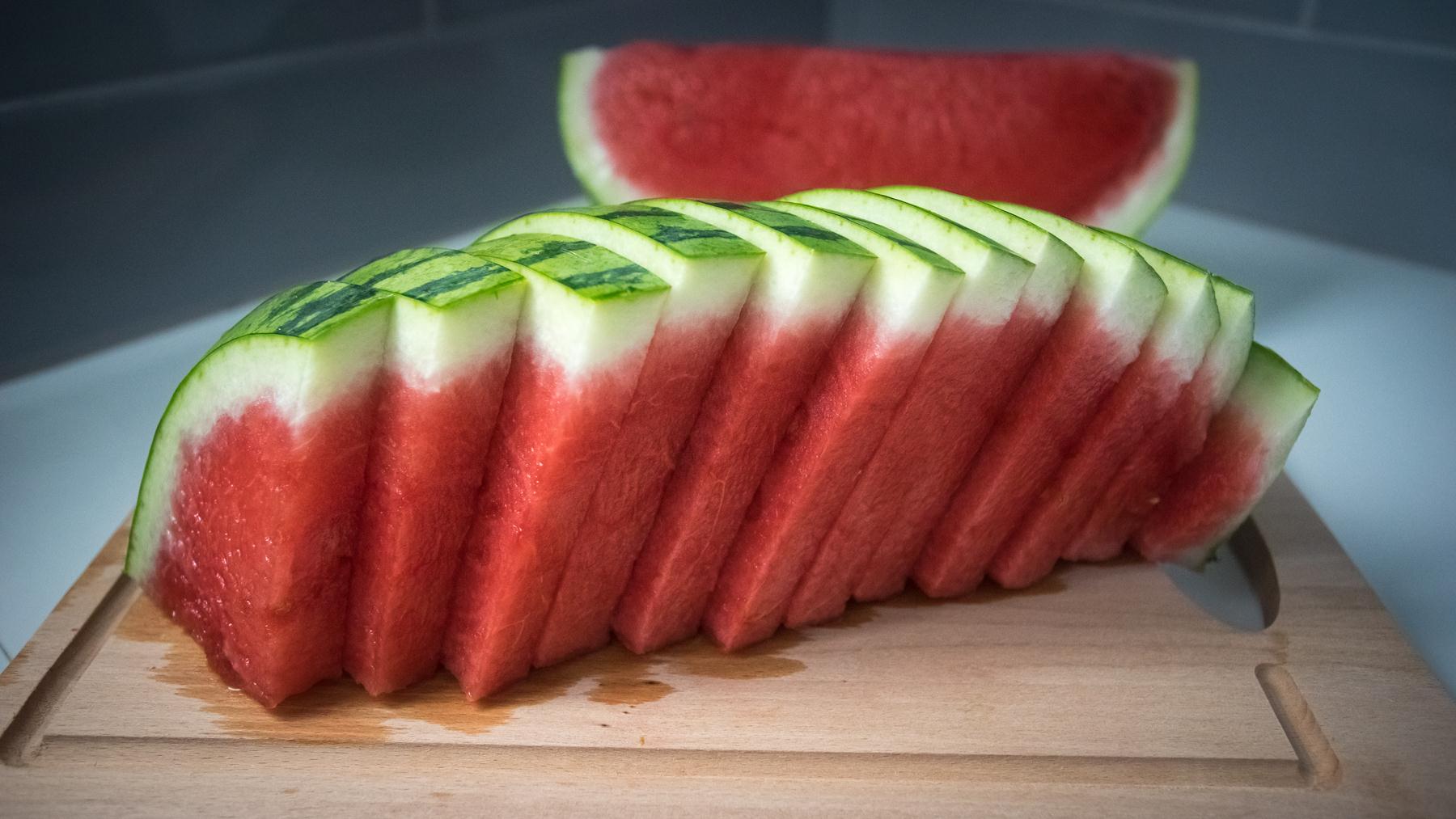 БеЗкосточковый арбуз в кусочках БеЗкосточковый арбуз в кусочках